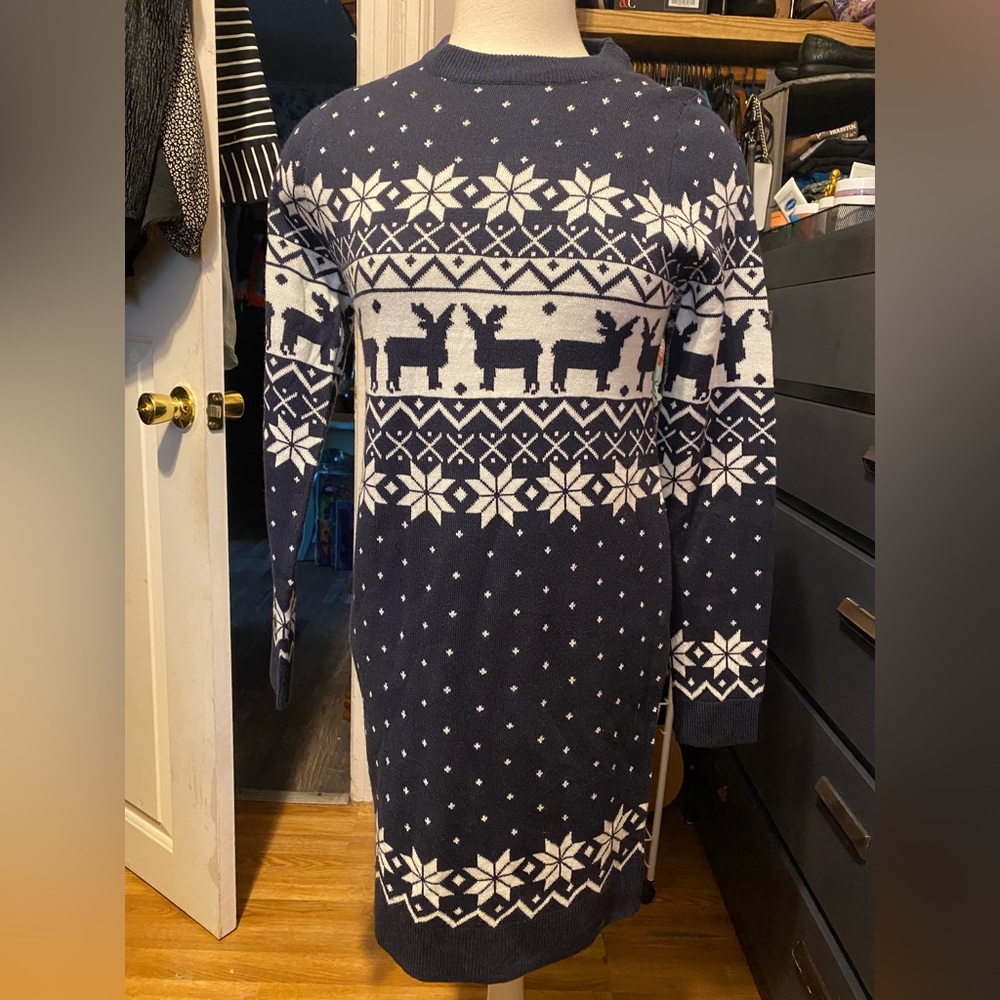 NWOT, Brave Soul Women’s Size XS Navy and White Christmas Themed Sweater Dress